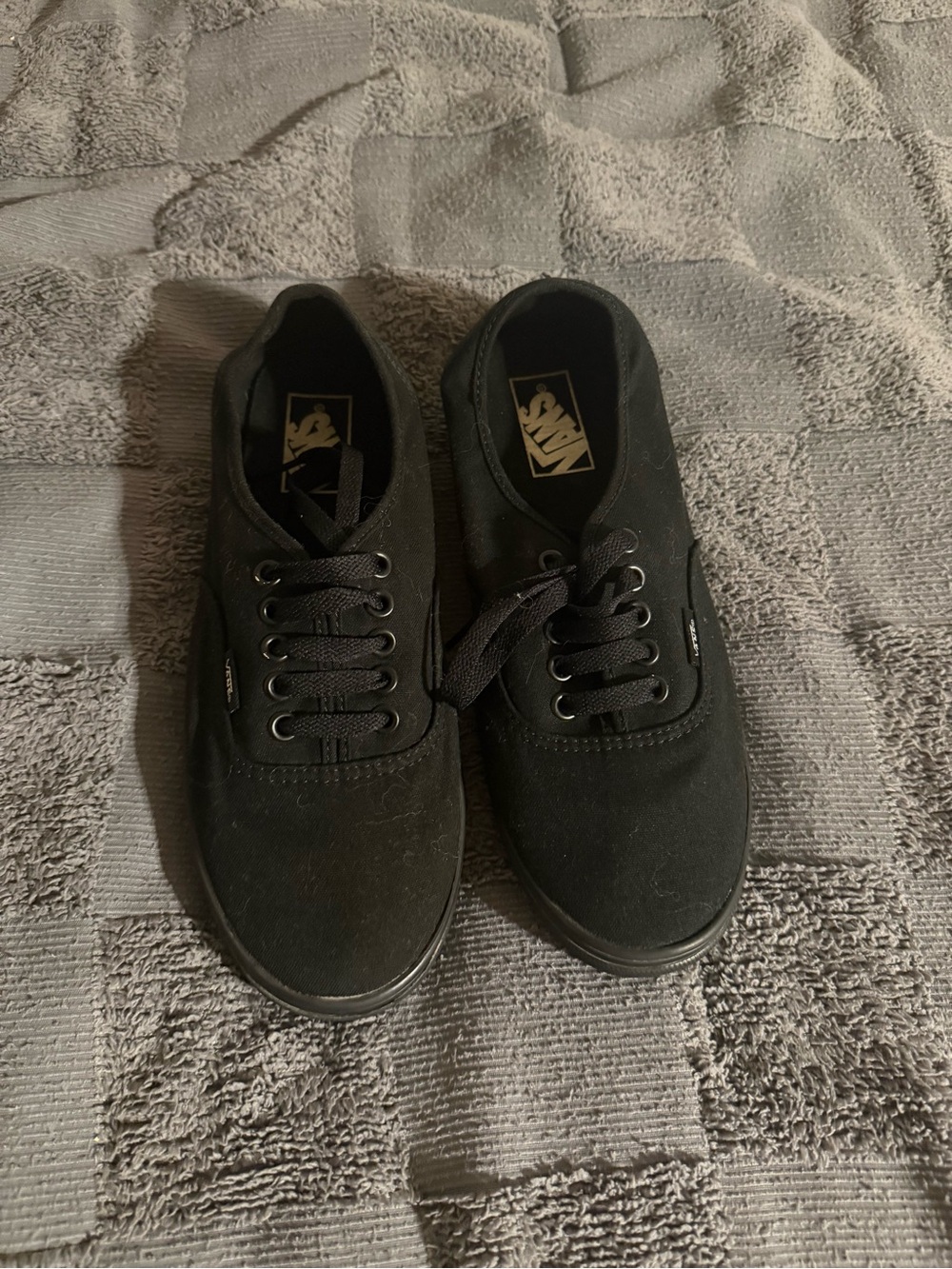 Vans Authentic Style Black Canvas Low-Top Sneakers - Classic Lace-Up Style